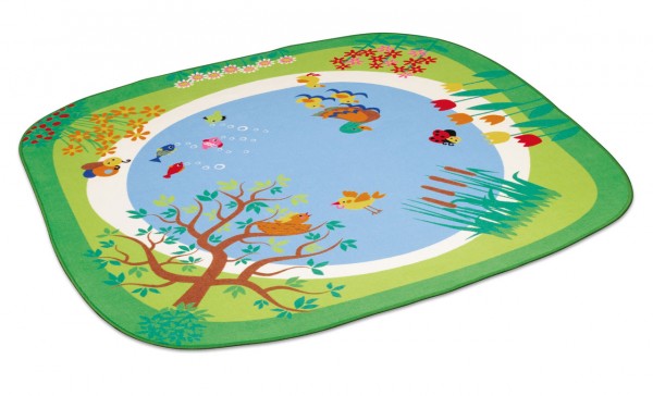 Asymetrischer Spielteppich mit Motiv Teich bzw Wasserlandschaft