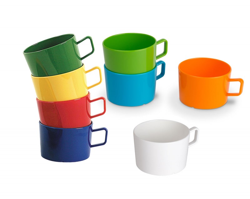 Stapelbare Tassen in vielen Farben von Kinderzeug