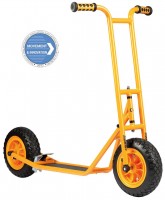 Gelb lackierter, großer Roller aus der Serie TopTrike von beleduc. Roller mit großen EVA-Reifen für Kinder ab 5 Jahren.