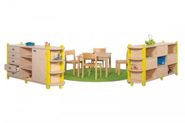 Komplette Spielecke bzw Leseecke mit 2 Raumteilerschränken, Rundteppich und 4er-Sitzgruppe
